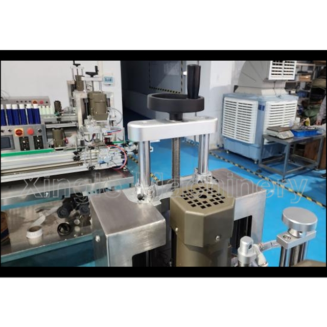 Machine de capsulage et d'étiquetage de remplissage de liquide de bureau à 4 têtes
